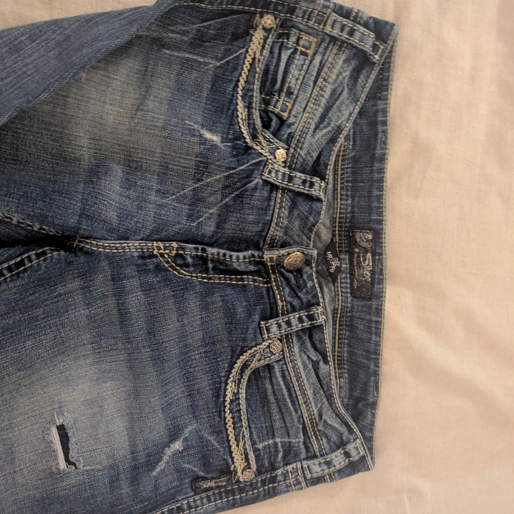 Silver Jeans Women's Distressed Denim Capri - Picture 3 of 9